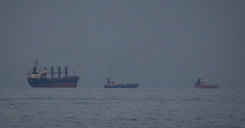 Ανάλυση Guardian: Τα 400 εκατ. βαρέλια πετρελαίου θα ρίξουν τις τιμές;
